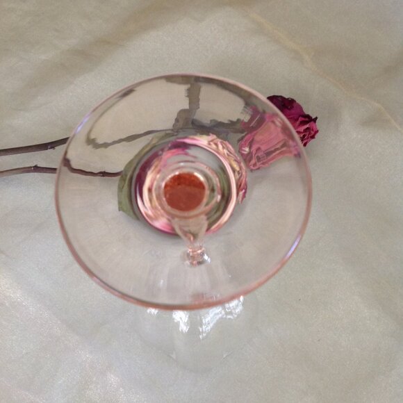 Vintage Delicate Pink Depression Wine Glass - Picture 3 of 5